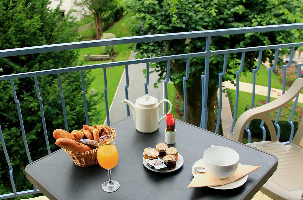Hotel Beausejour Vic-sur-Cere Room photo