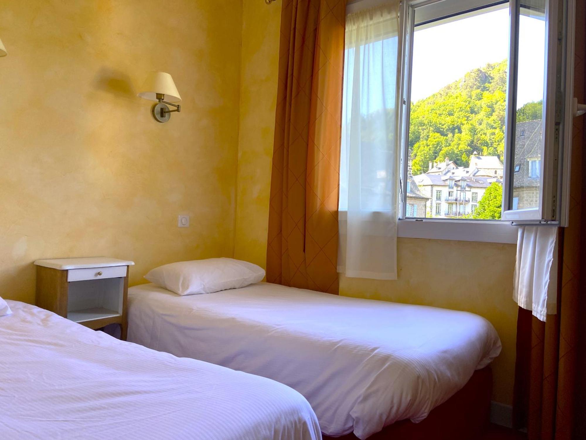 Hotel Beausejour Vic-sur-Cere Room photo